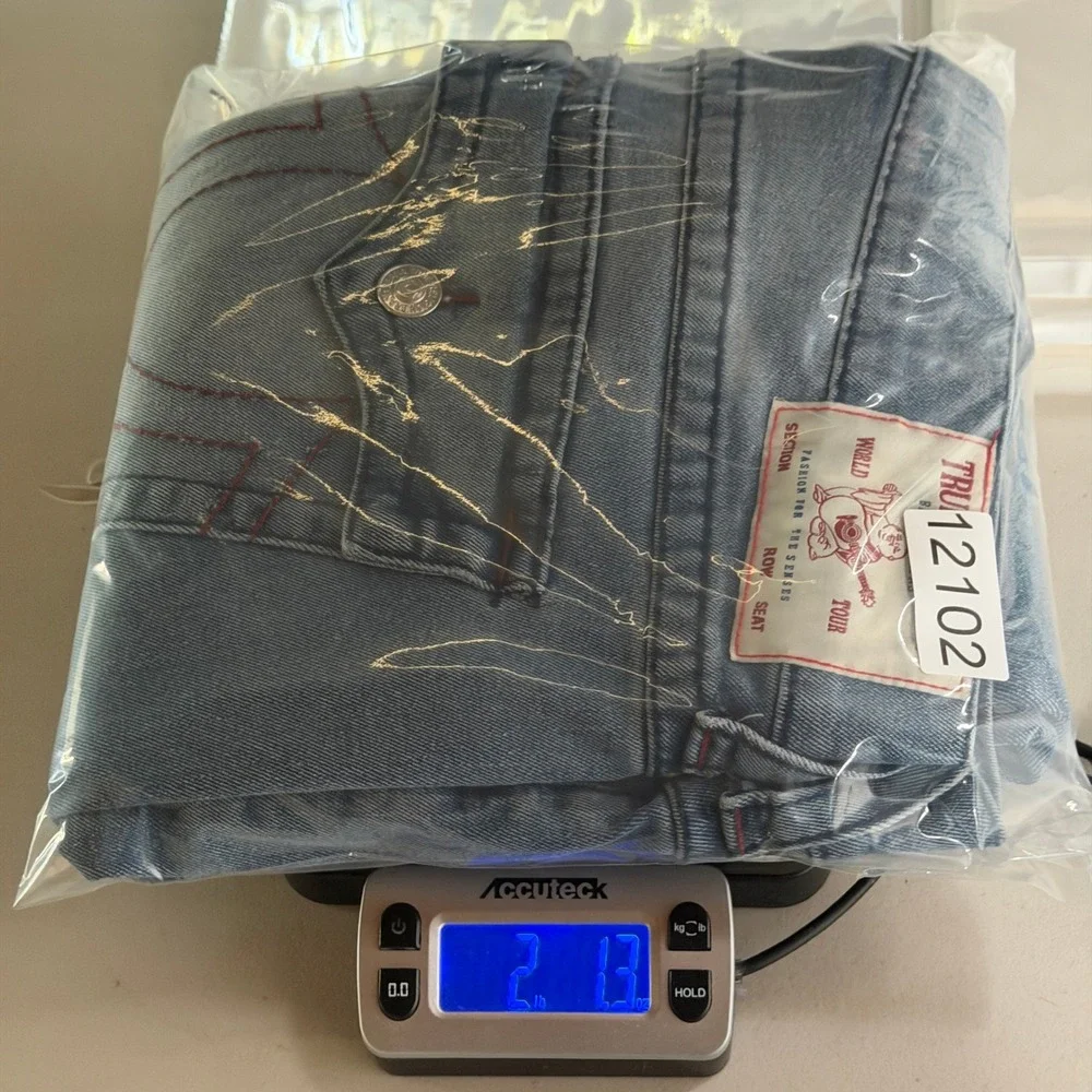 True Religion Geno Relaxed Slim Light Wash Denim Jeans Mens 38 57795-00 Blue